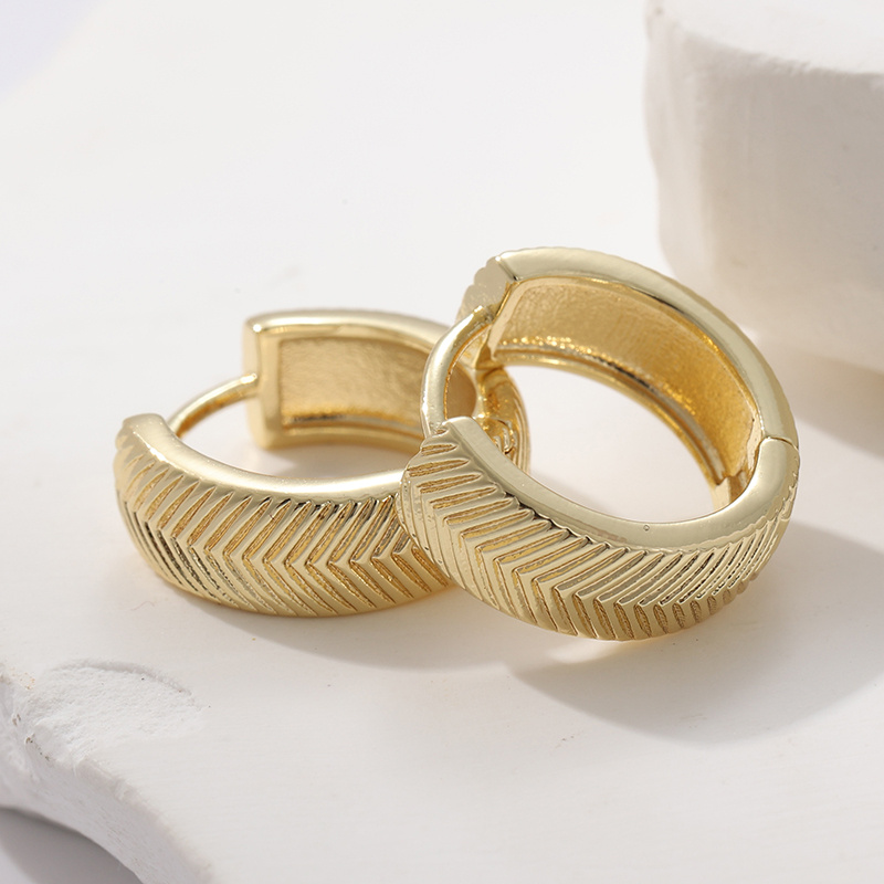 Women's Vintage Copper Small Arrow Cut Hoop Earrings